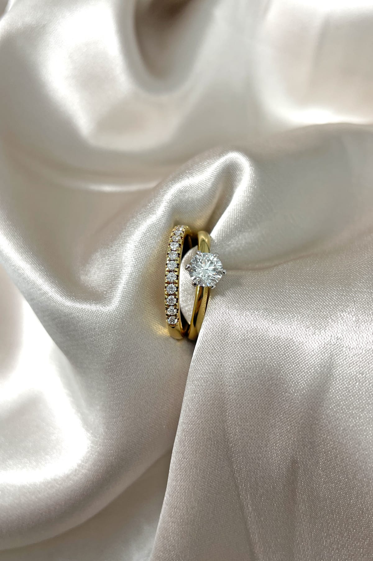 Claw Set 0.45ct Diamond Band set in 18ct Yellow Gold - Image 5
