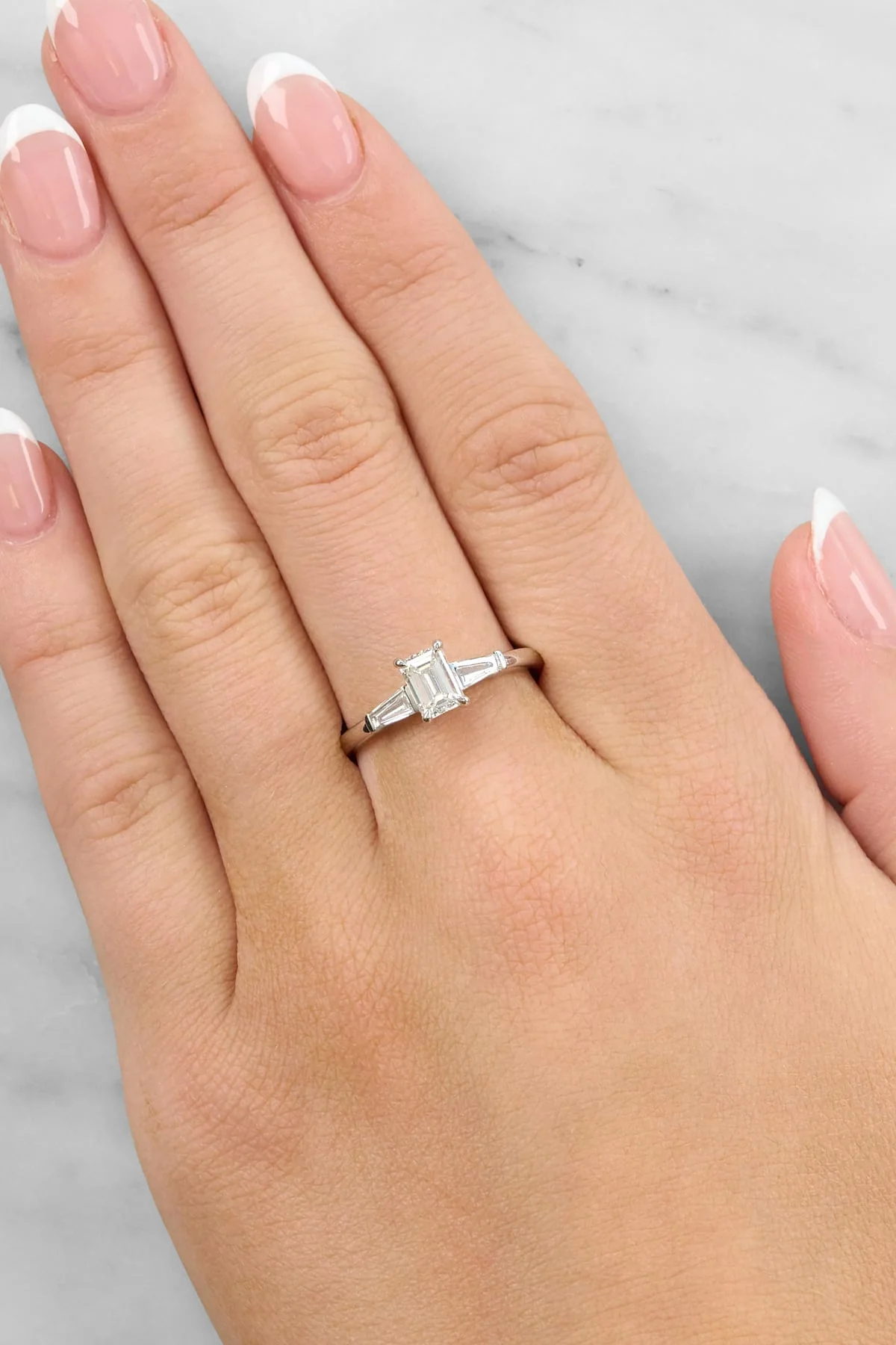 Emerald Cut Diamond & Baguette Diamond Ring set in 18ct White Gold - Image 3
